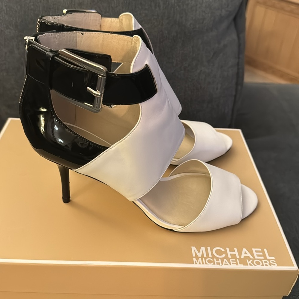 Michael Kors Landon open toe heel - Picture 8 of 10